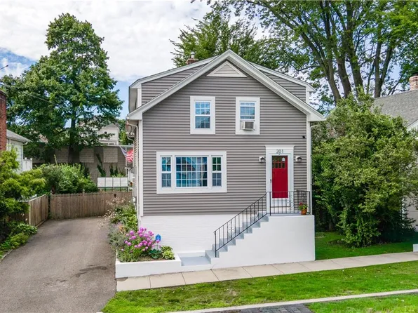 201 5th St, Providence, RI 02906