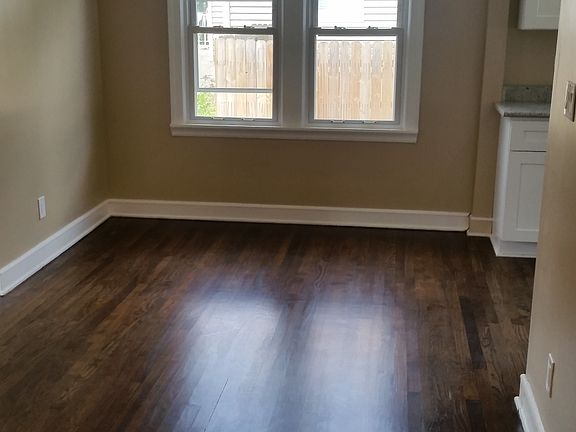 3rd image of 10440 Dickens Ave