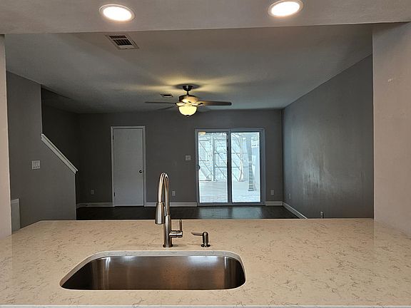 5th image of 425 Waterway Ln #1