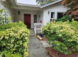 830 Crestwood Pl, Brookings, OR 97415