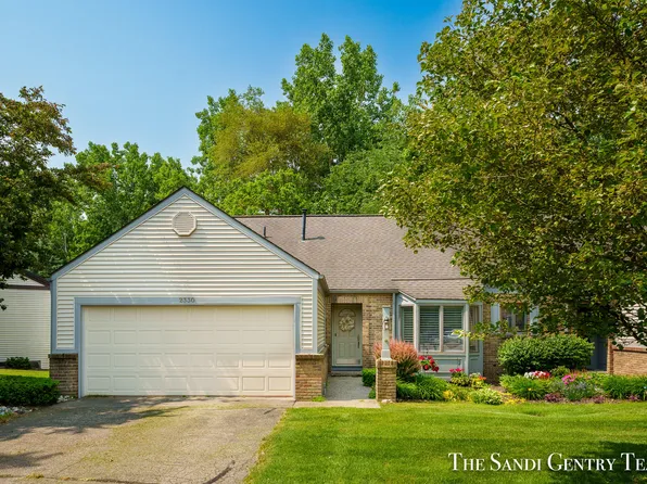 2330 Skyline Dr NW, Grand Rapids, MI 49504