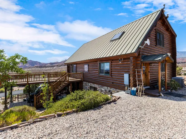 214 W Shinarump Cir, Leeds, UT 84746