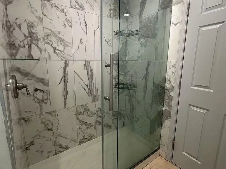 915 Washington Av — Photo 12