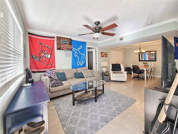 4th image of 2360 SW Archer Rd APT 801