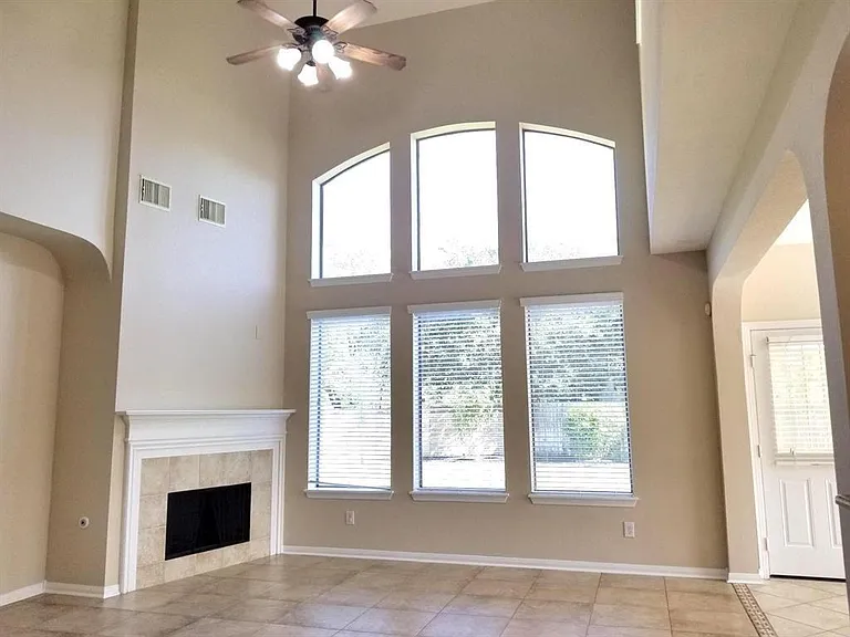 25406 Archdale Ct — Photo 7