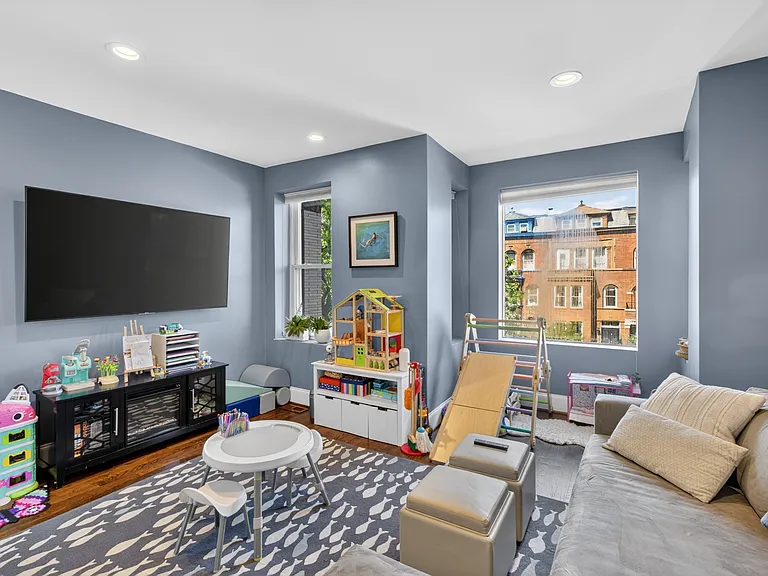 2233 1st St NW #A — Photo 23