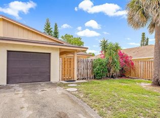 8649 Satalite Ter, West Palm Beach, FL 33403