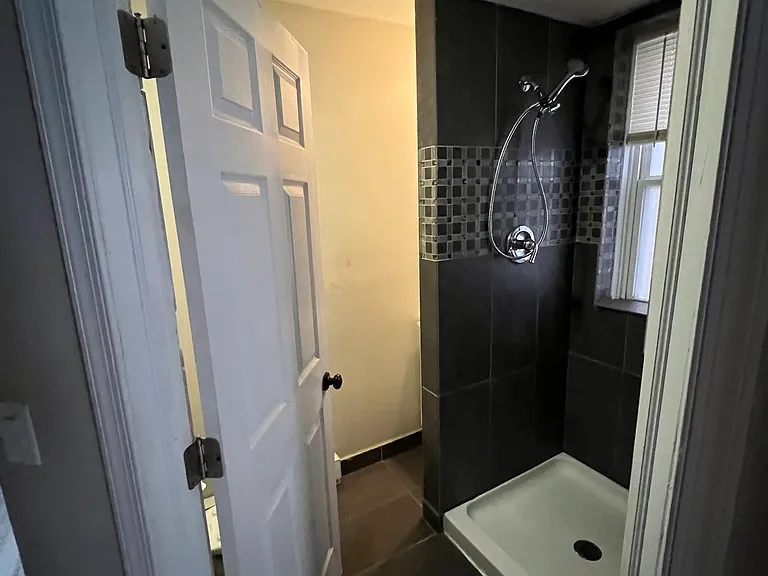 1308 Penn St #2 — Photo 15