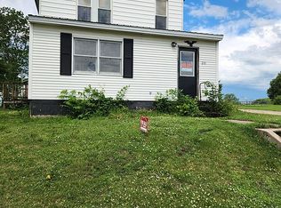 211 S Front St, Greeley, IA 52050