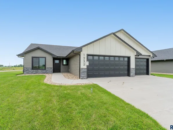 1235 E Wayne Pl, Tea, SD 57064