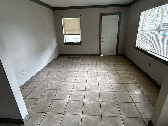 3rd image of 2055 Eaton St #1