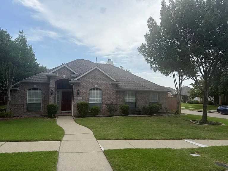 9200 Fairwood Ct — Photo 2