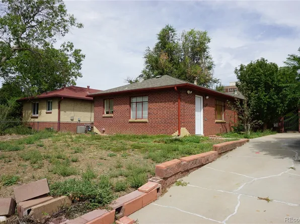 5209 E Thrill Place, Denver, CO 80207