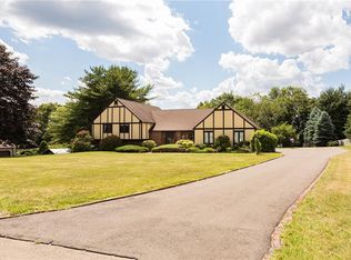30 Valley View Dr, Wallingford, CT 06492