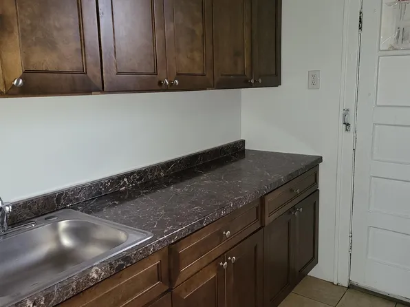 1728 E 70th St APT 3C, Chicago, IL 60649
