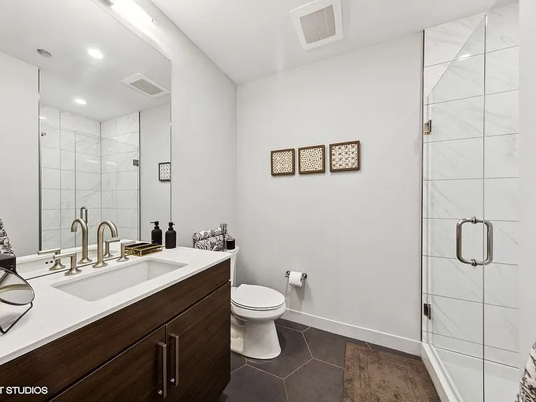 330 S. Wells St — Photo 43