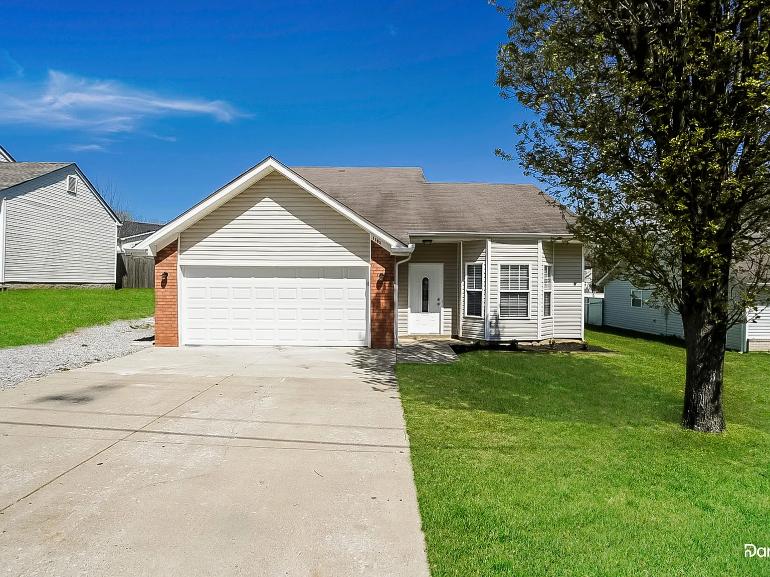 3 bed, 2.5 bath, 1400 sqft, $2,230 — Photo 1