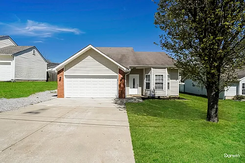 1105 Heather Dr Photo 1