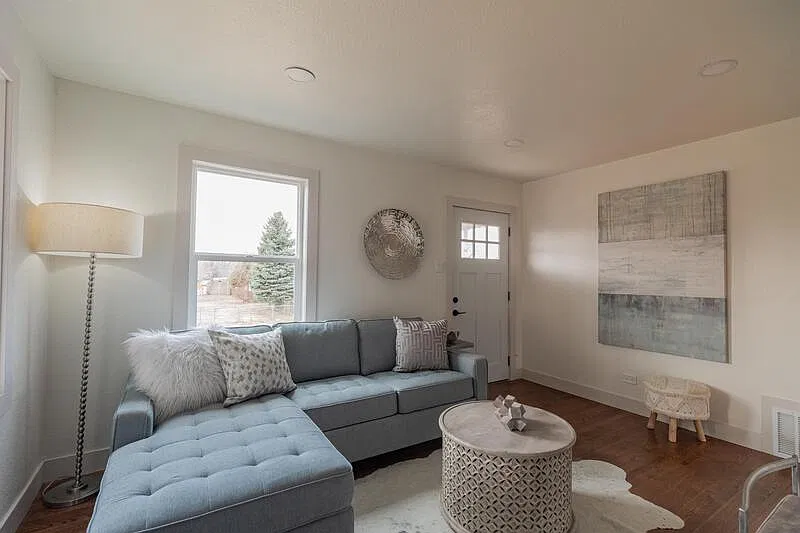 2 bed, 1.0 bath, 666 sqft, $2,150 — Photo 2