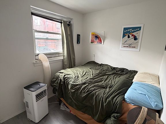 3rd image of 25-29 32nd St #1F