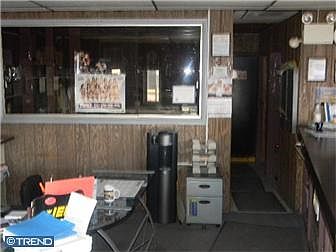 3rd image of 1022 N Evergreen Ave