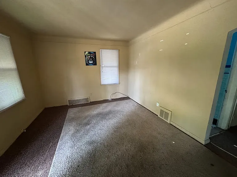 19328 Dresden St — Photo 18