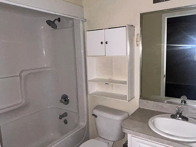 Picture of primary bathroom