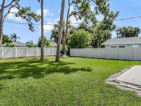 785 95th Ave N, Naples, FL 34108