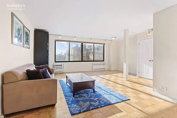 Rented by Sotheby's International Realty | media 1