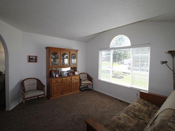 4th image of 3912 Melrose Pl