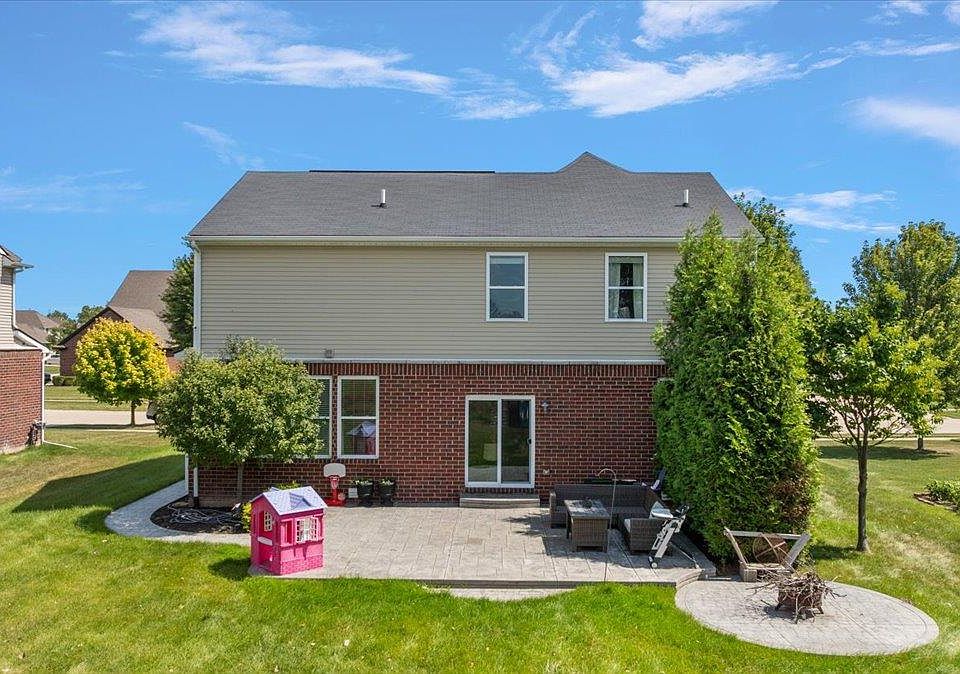50647 Bredenbury Dr, photo 6