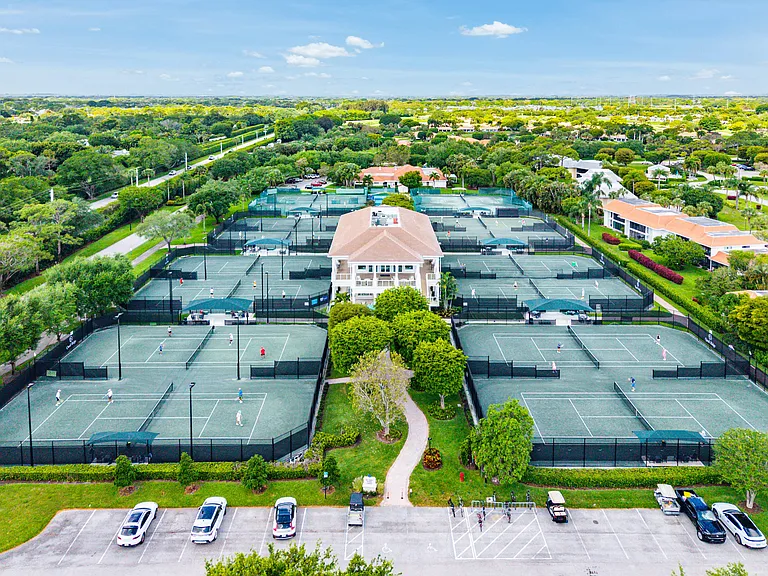 4419 Sanderling Cir E — Photo 44