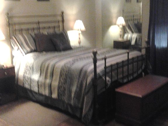 Master-Large walk-in closet