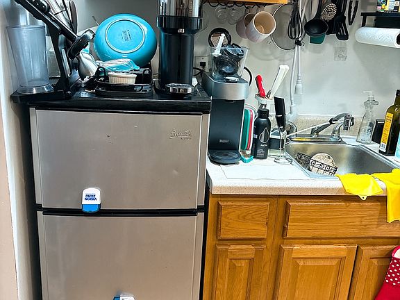 4th image of 216 W 100th St APT 305