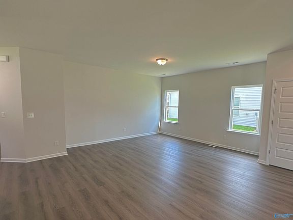 4th image of 7208 Fox Glen Cir SE