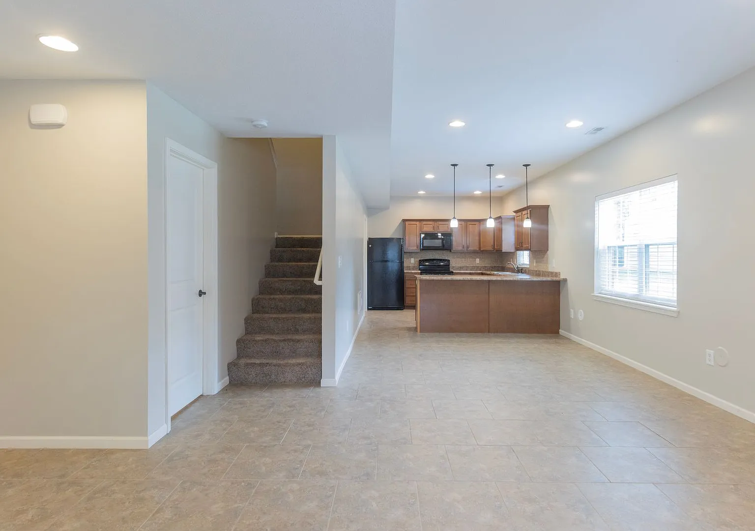 2 Bed 2.5 Bath Luxury Cottage — Photo 4