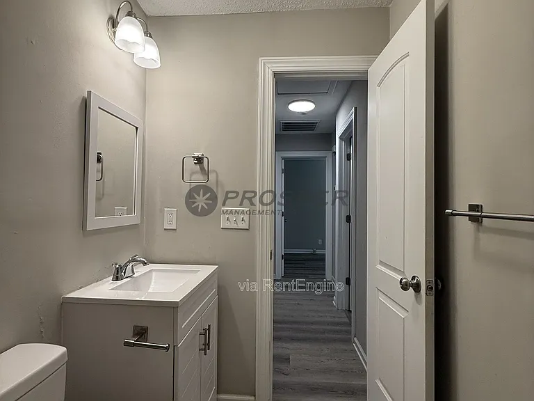 1047 Oakcrest Dr — Photo 22
