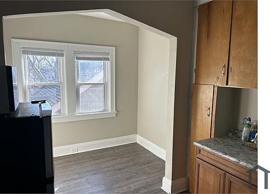 4th image of 15309 Glencoe Ave APT 17