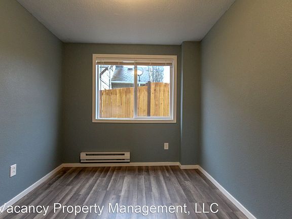 3rd image of 3310 Sawyer St APT 3