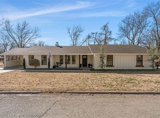320 E Sarah Ave, Sallisaw, OK 74955