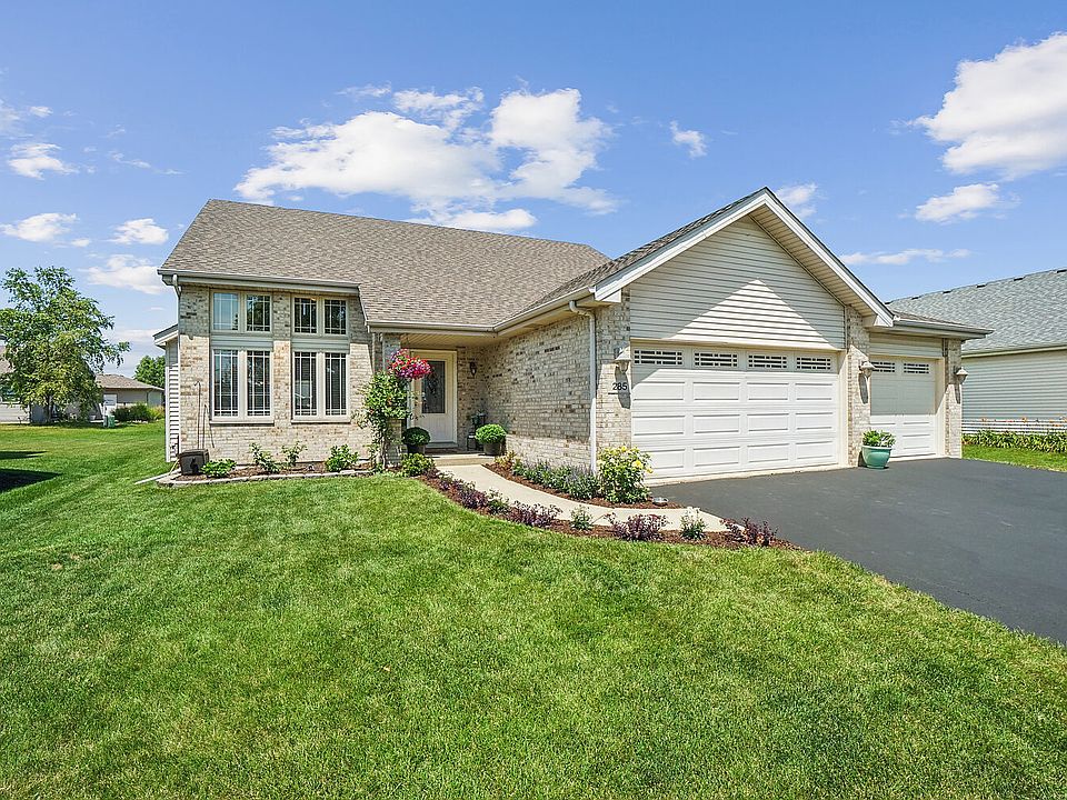 1st image of 285 Woodbridge Ln