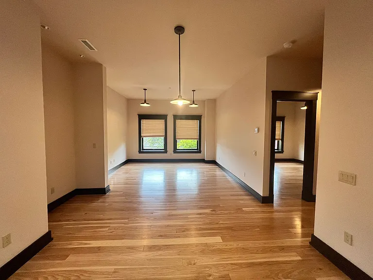 116 W 3rd Ave — Photo 3