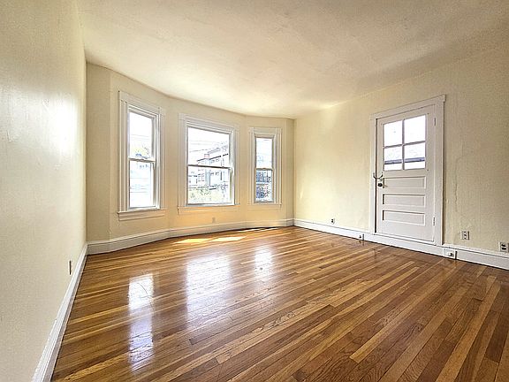 3rd image of 45 Auburn St