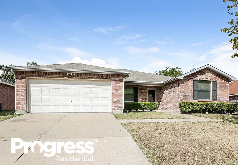 1st image of 902 Brooks Dr