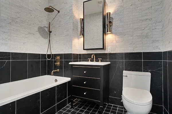 Bathroom, photo 1