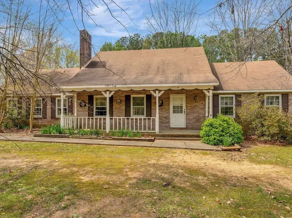 271 Dry Creek Cove Rd, Laceys Spring, AL 35754