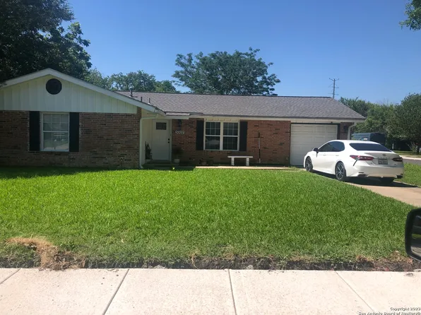 5002 Village Path, San Antonio, TX 78218