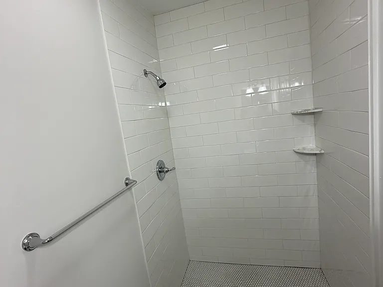 1 Webb St #1 — Photo 3