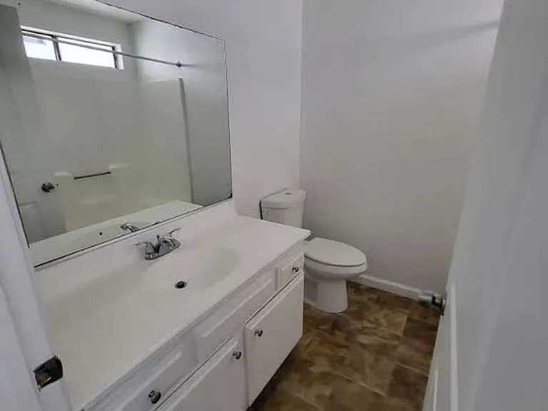 11702 York Avenue — Photo 26