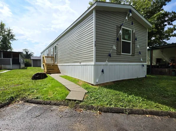 1 Thorn Locust Ln #28, London, OH 43140